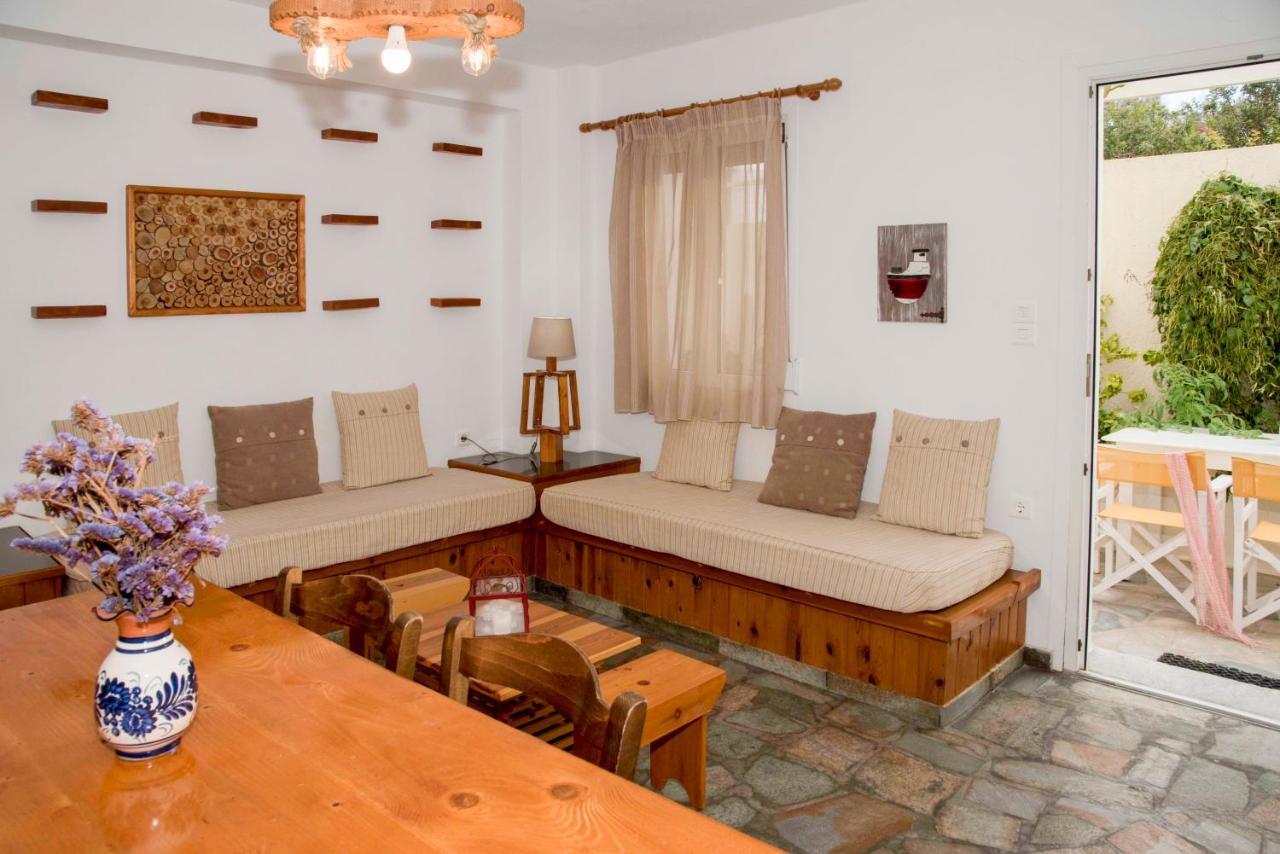 Papafragas Studios Pachaina Luaran gambar